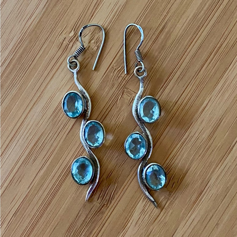 Elegant Silver and Aquamarine Dangle Earrings